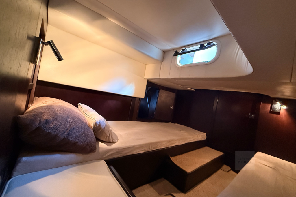 Arcoa Canot 41 inside 5