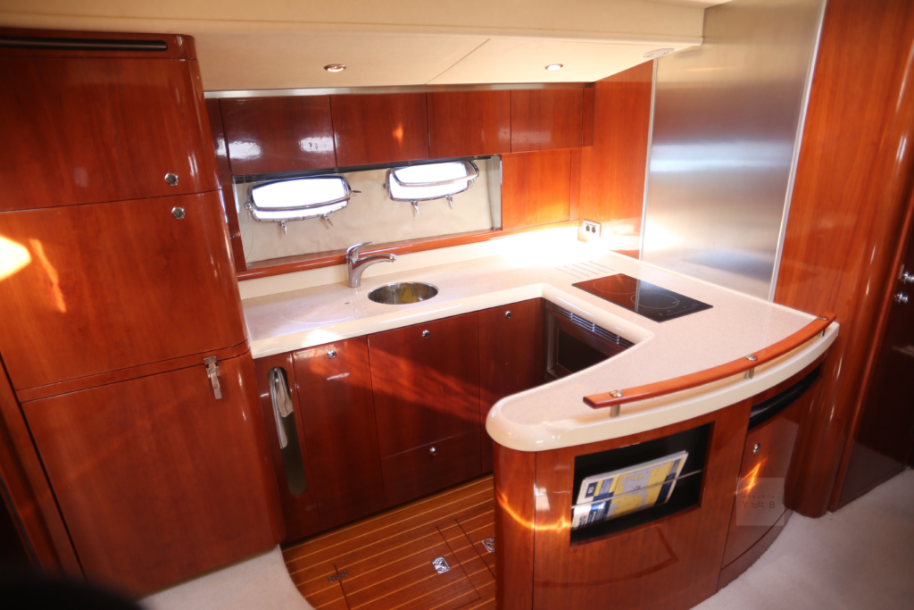 Fairline Targa 52 inside 2