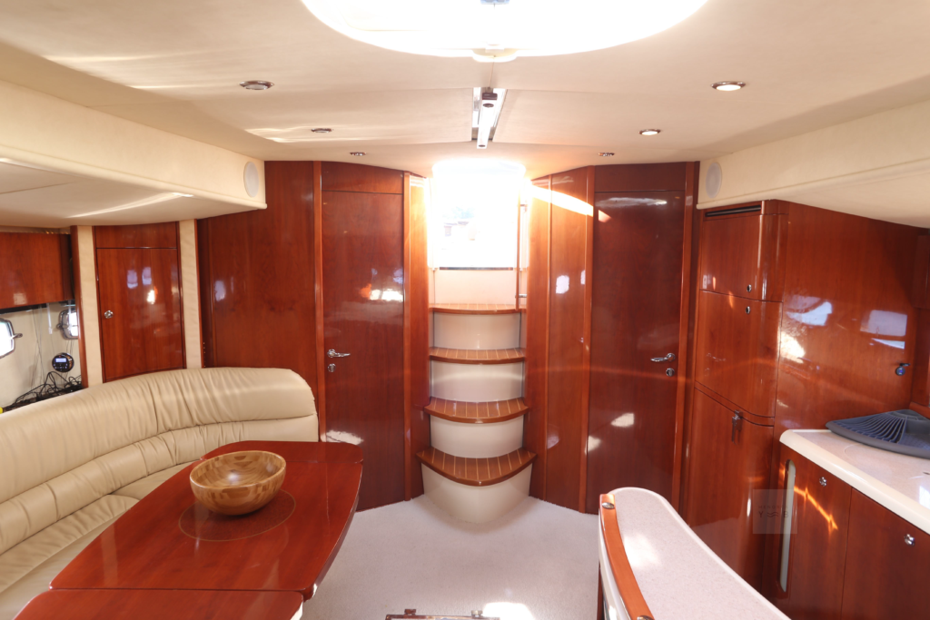 Fairline Targa 52 inside 1